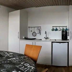 2 Rooms, Private Kitchen, Bathroom, And Garden. Maison d'hôtes